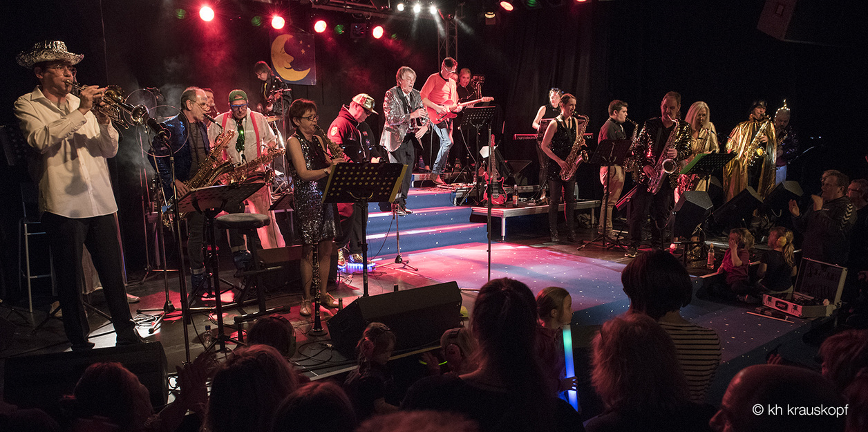 Big Band KNAPP DANEBEN Wuppertal auf der Bühne
